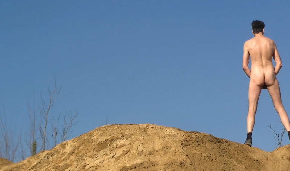 MOV001.mp4_snapshot_01.36_[2026.03.04_18.13.00].jpg - Krzysztof_cfnm