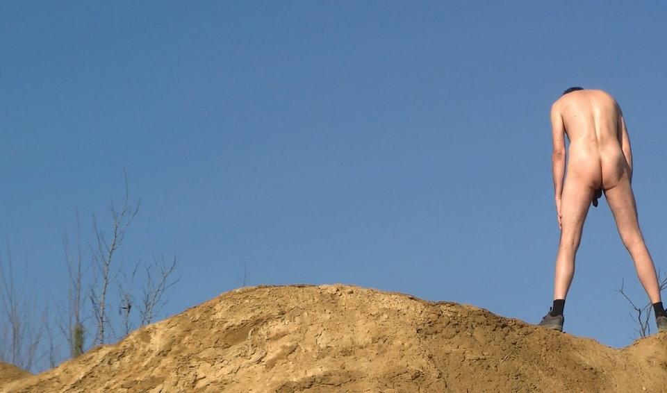 MOV001.mp4_snapshot_02.19_[2026.03.04_18.13.42].jpg - Krzysztof_cfnm