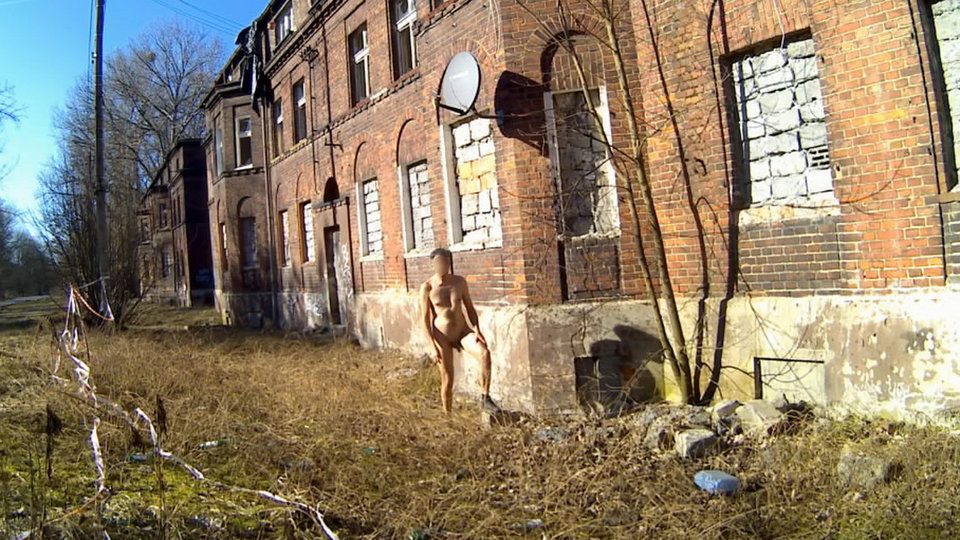 20170830_234526A.mp4_snapshot_03.32_[2026.03.05_15.15.54].jpg - Krzysztof_cfnm