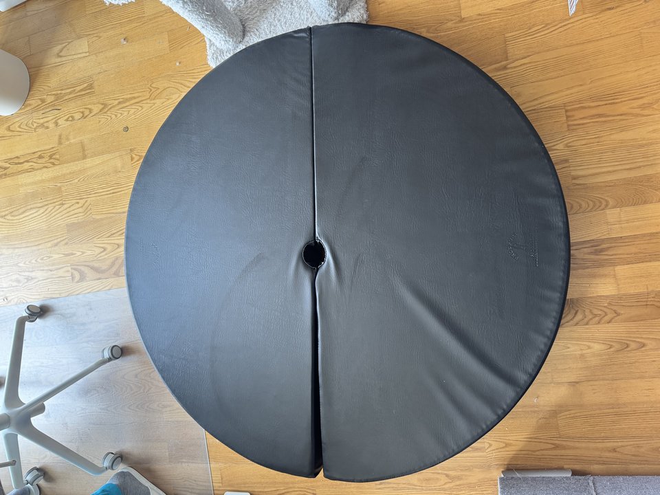 Materac do Pole Dance - Kris_and_Damn_in_the_car