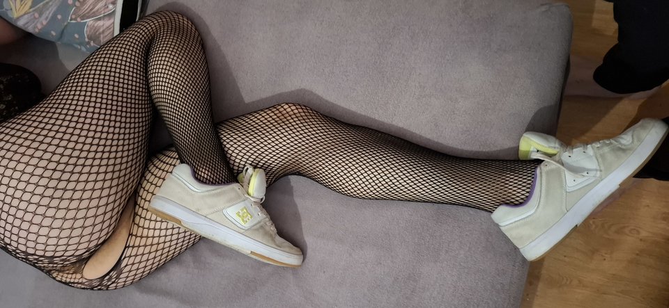 Nóżki i bodystocking co lepszego ??😈😎🖤 - HeAndSheFuckYouHard