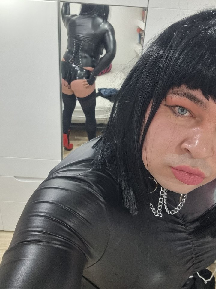 1000013638.jpg - Leatherkinia89