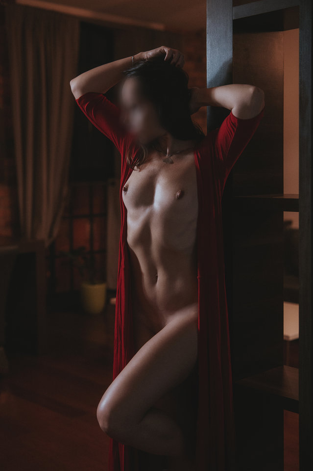 Lady in red - sinner_in_me