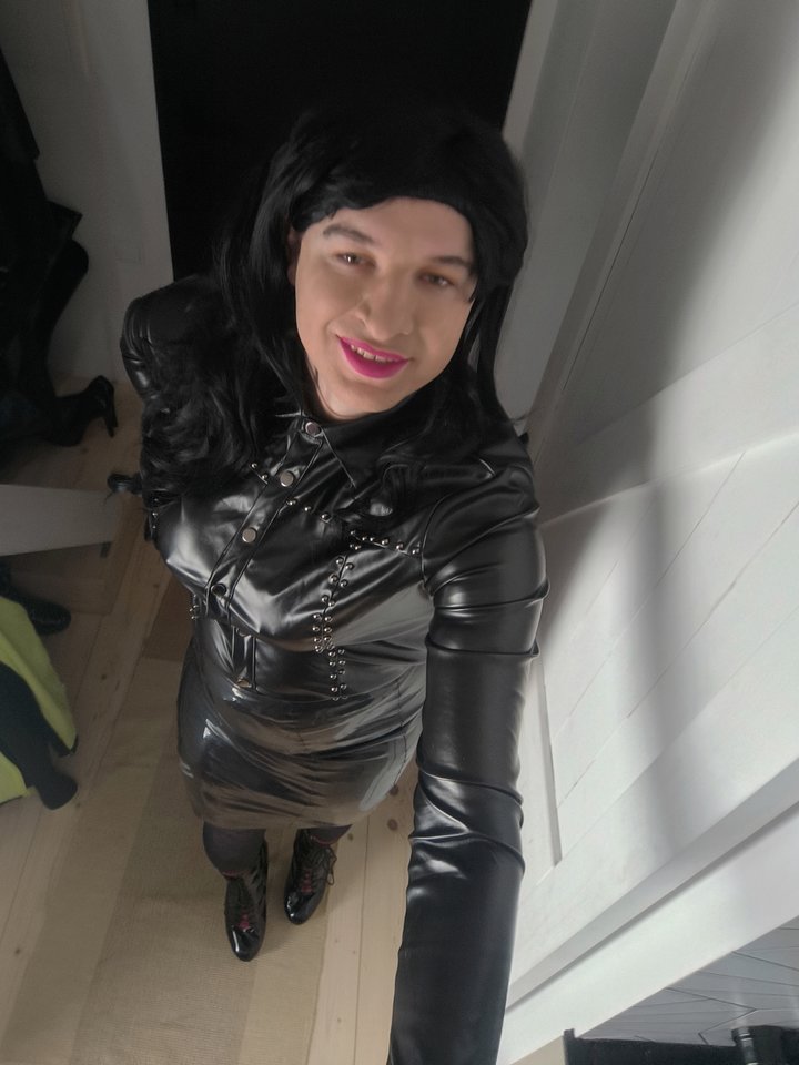 1000020710.jpg - Adriennecross