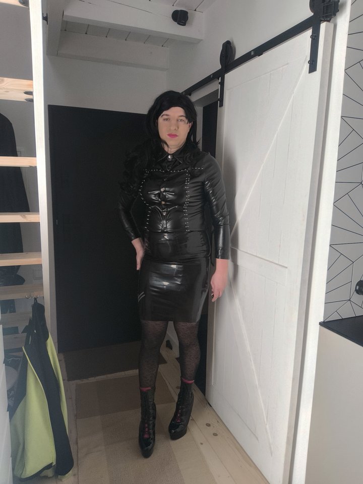 1000020715.jpg - Adriennecross