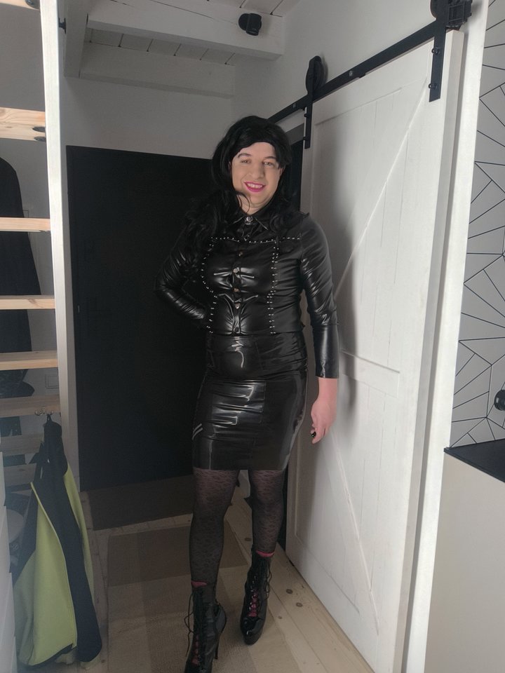 1000020717.jpg - Adriennecross
