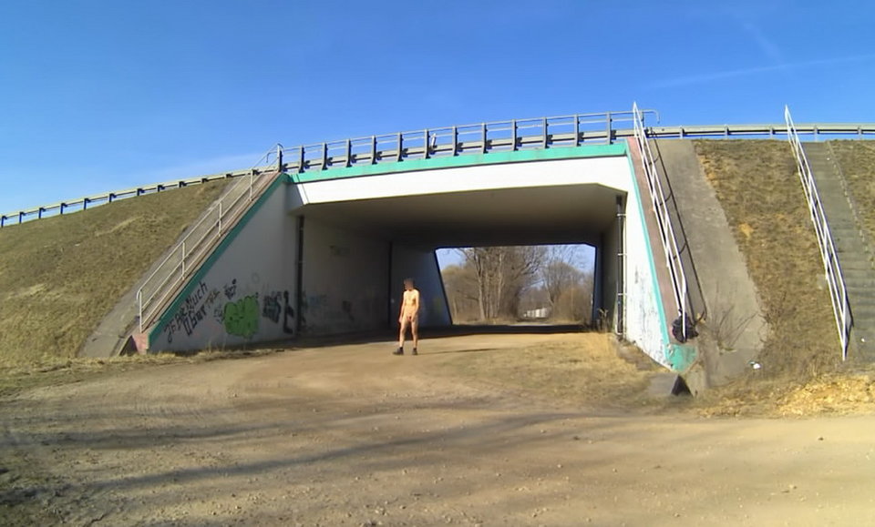 SIEWIERZ - pzry moscie pod 78 20260315_0902.mp4_snapshot_00.45_[ - Krzysztof_cfnm