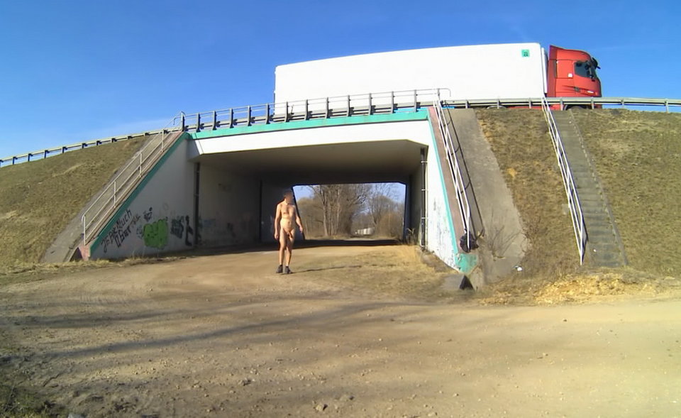 SIEWIERZ - pzry moscie pod 78 20260315_0902.mp4_snapshot_01.08_[ - Krzysztof_cfnm