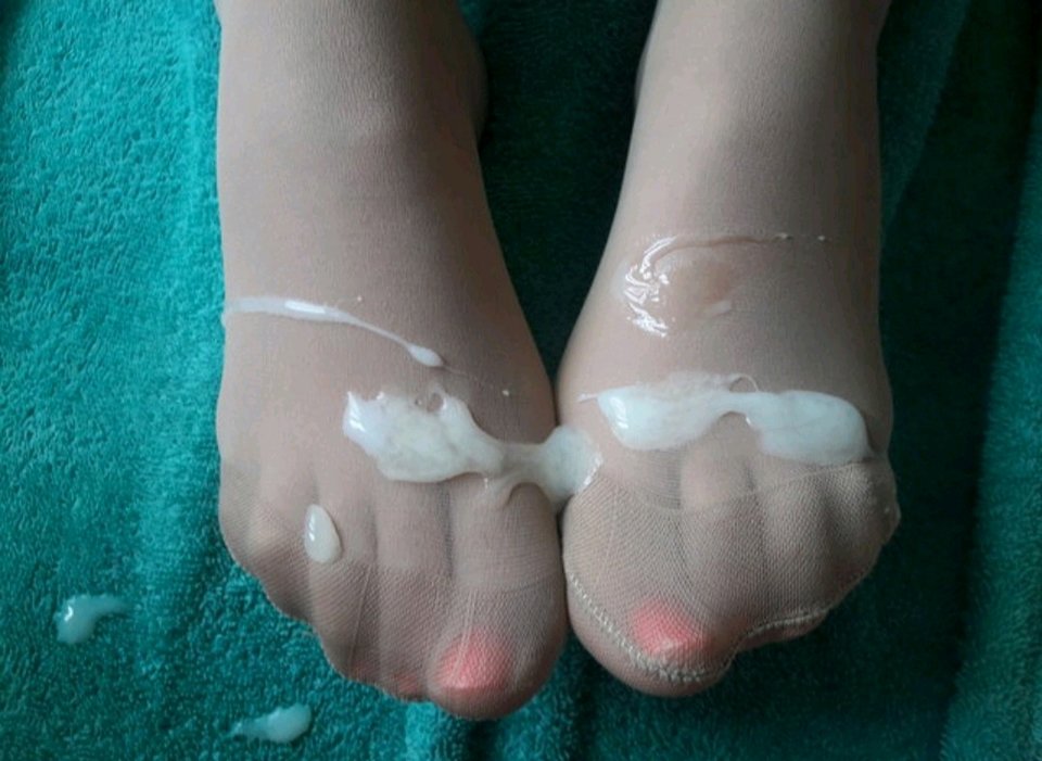 1000037537.jpg - Nylonfoot1